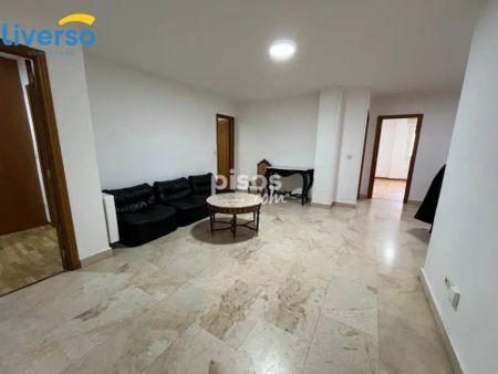 Piso en alquiler en Plaza de Vega - Photo 2