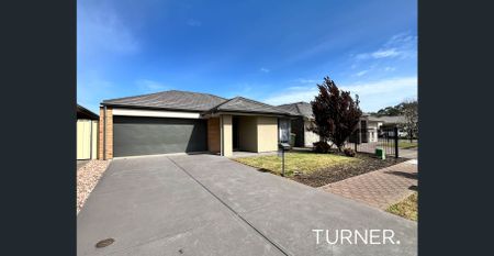 Modern 4 bedroom family home. - Photo 3