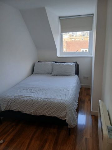 2 Bed Maisonette, Cavour House, SE17 - Photo 2