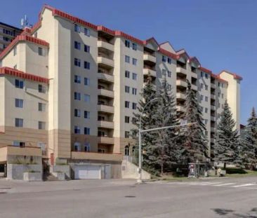 Spacious 2 Bed / 2 Bath Condo – All Utilities + Internet + Parking ... - Photo 1