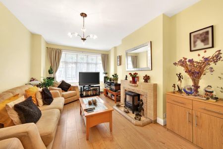 3 bedroom terraced house to rent - Photo 2