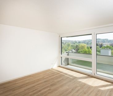 "Moderne 2-Zimmer-Wohnung mit Balkon und Aussicht in Zürich Altstet... - Foto 2