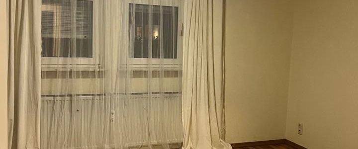 40 m² Dachgeschosswohnung mit Balkon in Alzenau - Photo 1