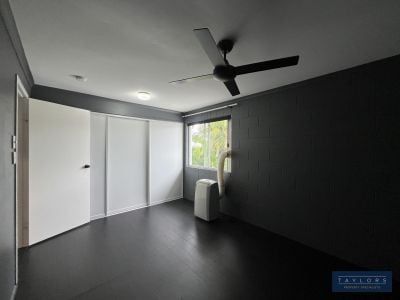 Two Bedroom Unit in the Heart of Cannonvale - Photo 4