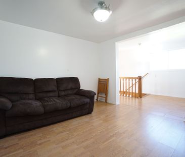 For Lease - 612 Russell Road Unit# Upper level, Clarence-Rockland, ... - Photo 1