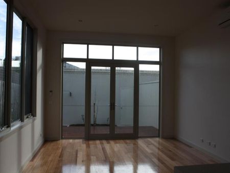 17A Agnew Street, Brighton VIC 3186 - Townhouse For Rent | Domain - Photo 3