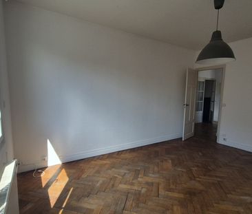 Location Appartement 4 pièces 81m² LILLE 59000 - Photo 4
