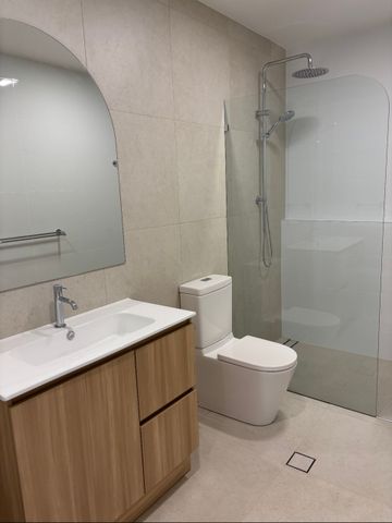 Brand New & Private Granny Flat - Photo 4