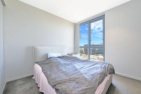 Executive 2 Bedroom Furnished Apartment in "Darling Square" - Photo 5