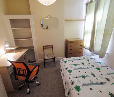 Room in a Shared House, Riley Road, BN2 - Photo 1