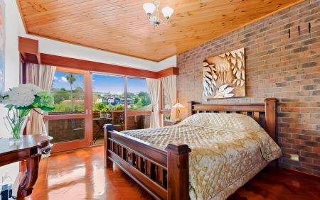 4 Bed, 2 Bath - Photo 5