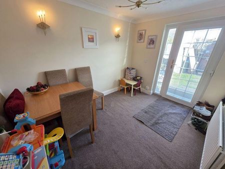 3 bedroom end of terrace house to rent - Photo 3