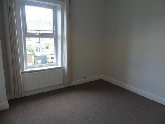 2 bedroom end of terrace house to rent - Photo 1
