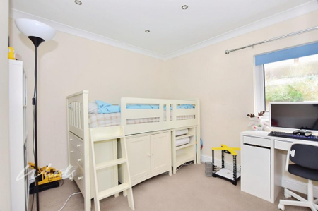 3 bedroom terraced house to rent - Photo 3