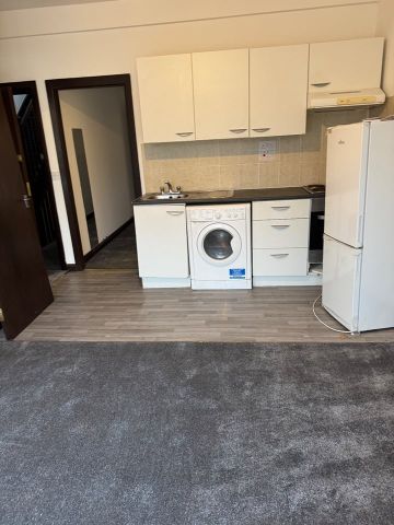 2 Bed Flat, St Mary's Road, SE25 - Photo 5