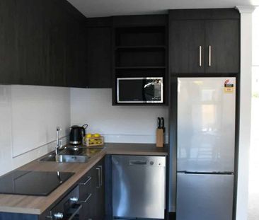 Fully Furnished Studio Room - Photo 2