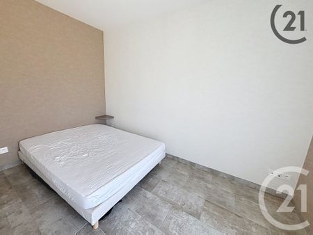Location Appartement 2 pièces 44m² TROYES 10000 - Photo 2