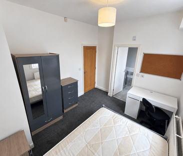 6 bedroom end of terrace house to rent - Photo 3