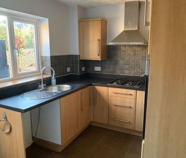 2 bedroom terraced house to rent - Photo 3