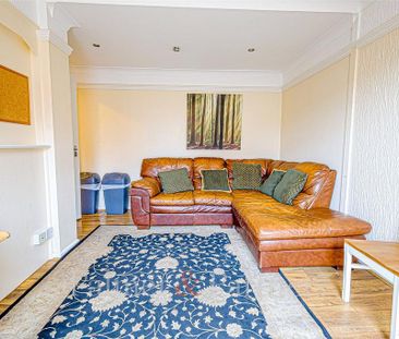 4 bedroom semi-detached house to rent - Photo 6