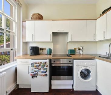 1 Bed Flat, Elderwood Place, SE27 - Photo 5