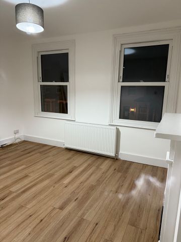 2 Bed Terraced House, Pevensey Rd, E7 - Photo 2