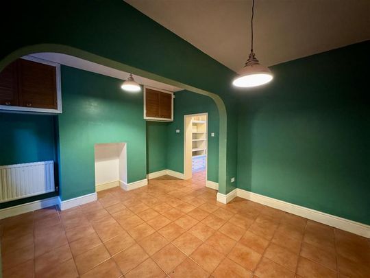 4 bedroom semi-detached house to rent - Photo 1