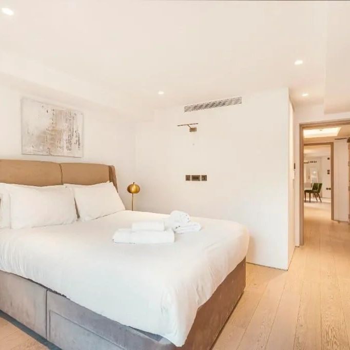 3 Bed Flat, Maddox Street, W1S - Photo 1