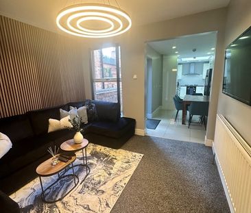 6 Bed End Terrace, Balfour Road, NG7 - Photo 3