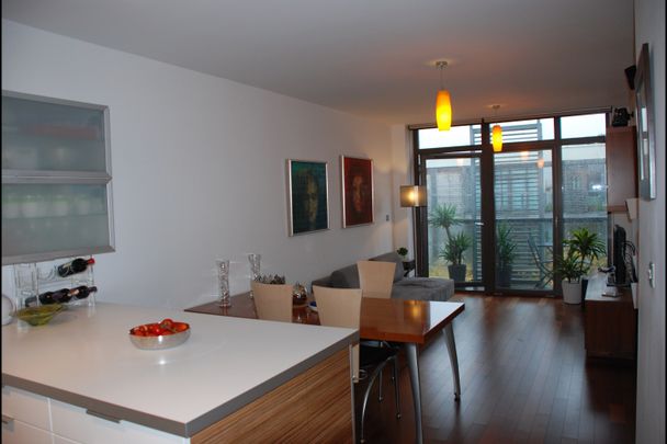 2 Bed Flat, Union Park, SE10 - Photo 1