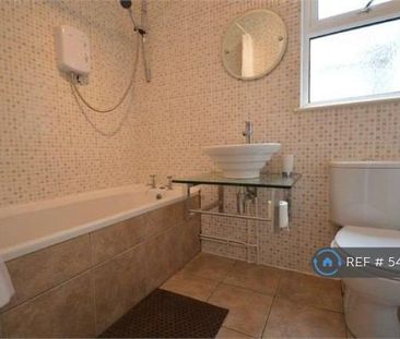 1 bedroom in a house share to rent - Photo 4