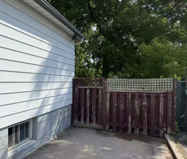 For Lease - 7 Weir Crescent, Toronto, Ontario - Photo 6