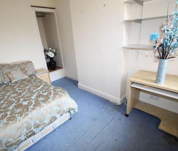 Property to rent - Photo 2
