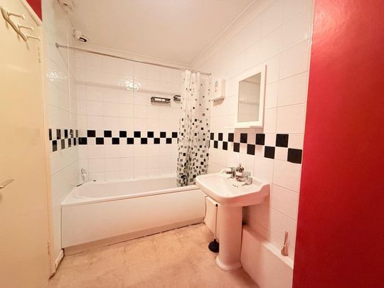 Chudleigh Court, Farnborough - 1 bedroomProperty for lettings - Seymours - Photo 1