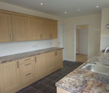 4 bedroom detached house to rent - Photo 1