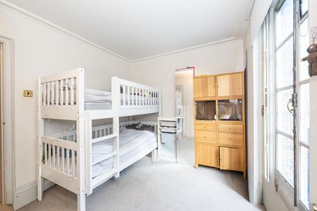 3 bedroom mews to rent - Photo 5