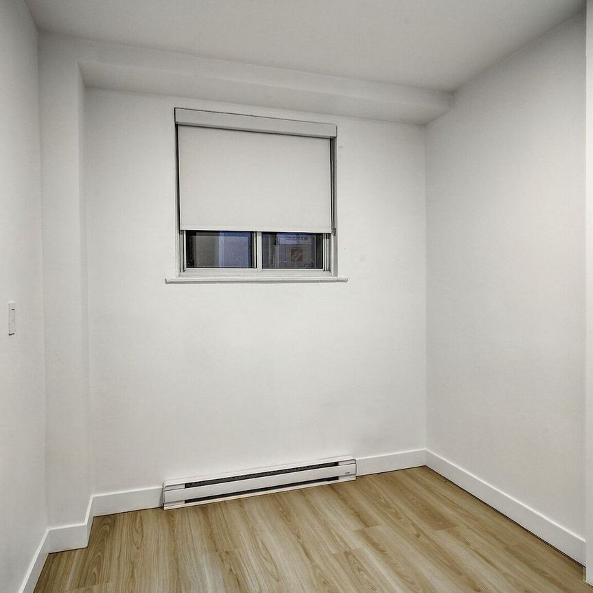 4390 Grand Boulevard, Montréal, QC - Photo 1