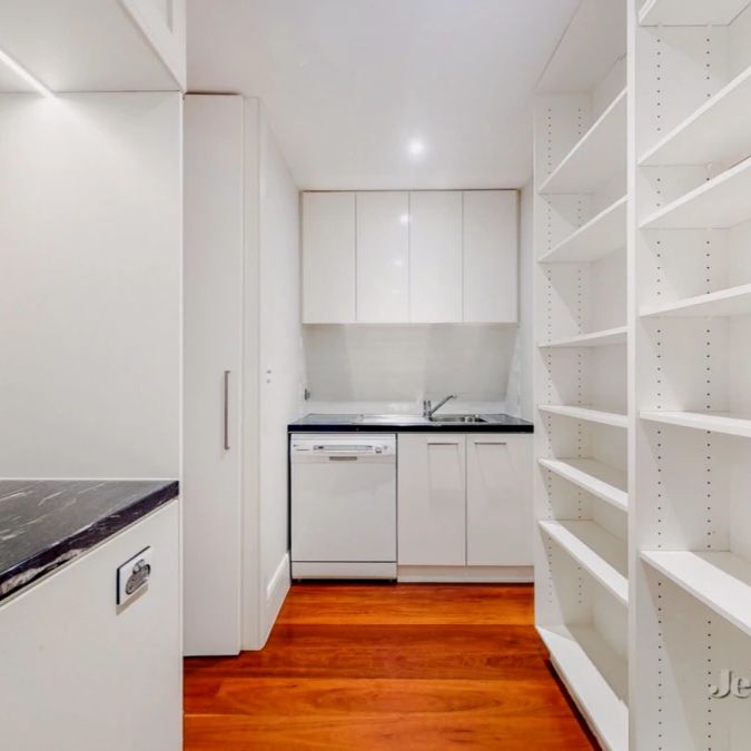 8 Normanby Street, Windsor, Melbourne - Photo 1