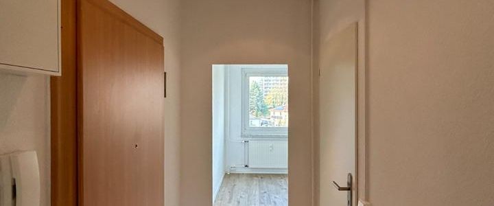 SANIERT & MODERN: 3 Zimmer, EBK & Balkon - Foto 1