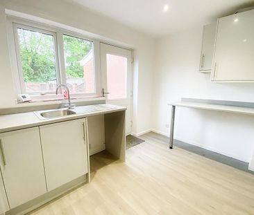 2 bedroom terraced house to rent - Photo 6