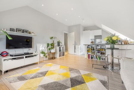 2 bedroom flat to rent - Photo 2