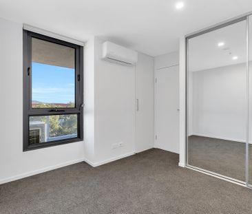 Waterside living. Corner position. Brand New - Photo 2