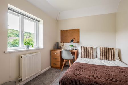 5 Bed Semi-Detached House, Colbourne Avenue, BN2 - Photo 4