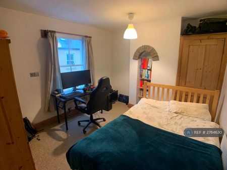 2 bedroom terraced house to rent - Photo 2