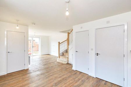 3 bedroom detached house to rent - Photo 2