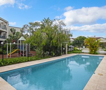 Oversized 3 Bedroom Townhouse In Bay Garden Complex - Photo 3