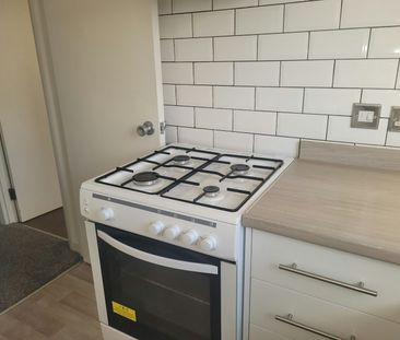 Flat to rent on - Photo 3