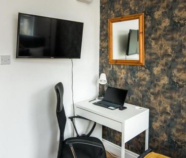 1 bedroom in a house share to rent - Photo 1