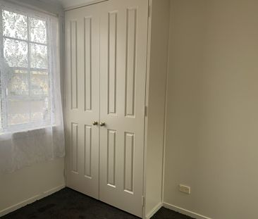 Neat and tidy 2 bedroom unit - Photo 6