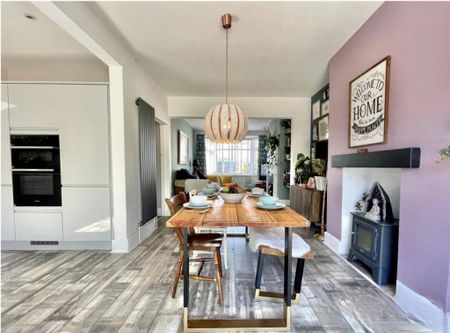 3 bedroom semi-detached house to rent - Photo 4